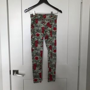 Camp Floral Print Leggings